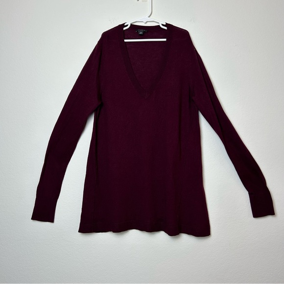 Ann Taylor Sweater Womens XS Burgundy Cashmere Blend V Neck Preppy Classic - Picture 1 of 12